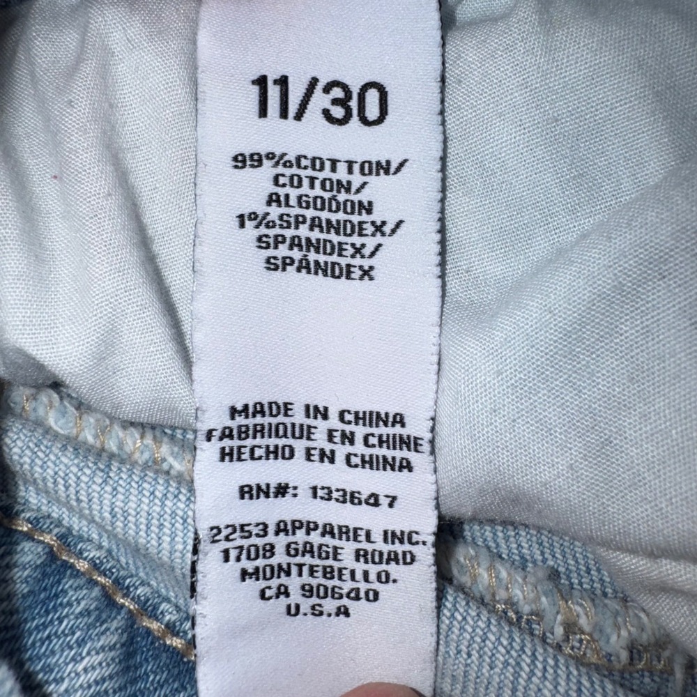 Celebrity Pink RE generation Distressed Light Wash Denim Jeans Size 11/30 Taper‎ - Picture 5 of 10